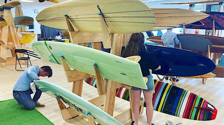 ENCHERES – Vintage surf auction à Saint-Jean-de-Luz